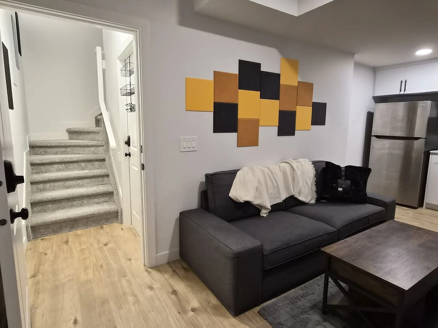 *FULLY FURNISHED BASEMENT SUITE W/ UTILITIES & INTERNET INCLUDED*