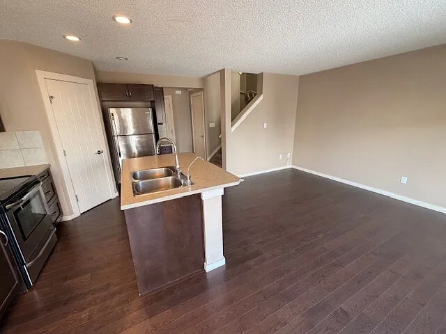 (PN623) 3 bedroom Duplex!
