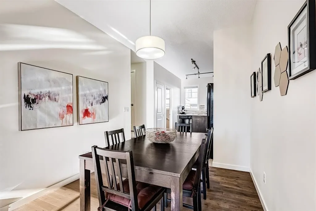 Fantastic 2 Bed 2.5 Bath Townhouse - Pet Friendly!