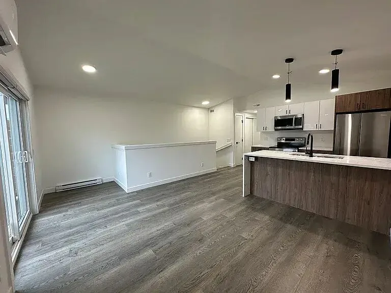 PREMIUM NEW CONSTRUCTION - 3 Bedroom Home in Fort Garry!
