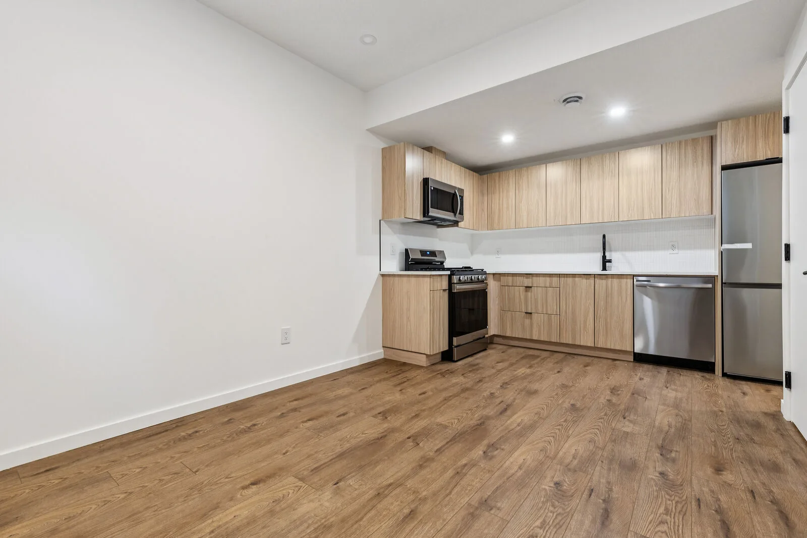 Glenora 3 4 Plex