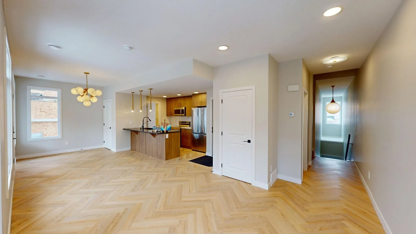 15-16231 19 Ave Sw