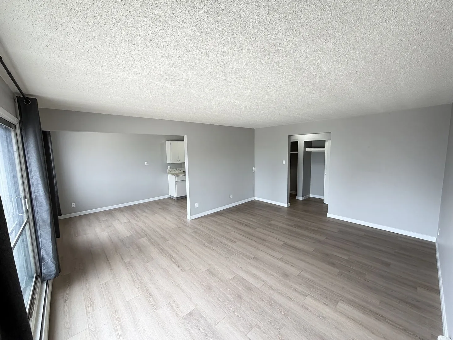 Beautifully Renovated Top Floor 2 Bedroom Apartment - Available Immediately