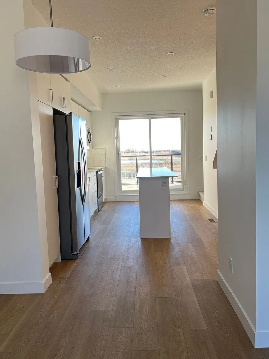 Spacious 2 Bed Townhouse in East Hills Available June 1, 2026