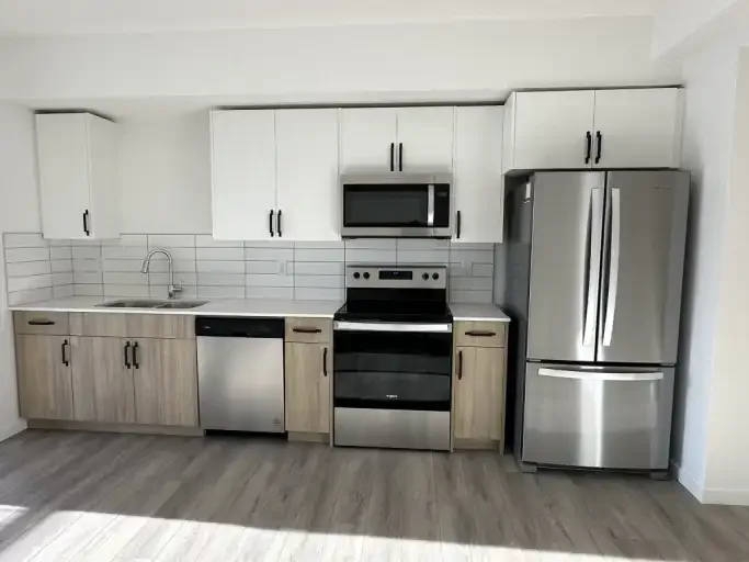 (PN0058) Bright Open-Concept Studio Suite with Ensuite Laundry in Secord!
