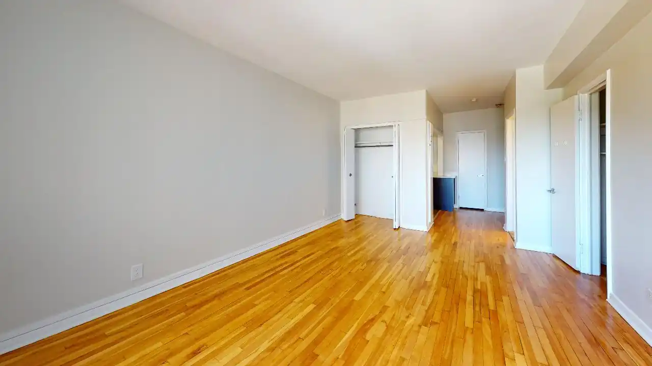 4875 Dufferin