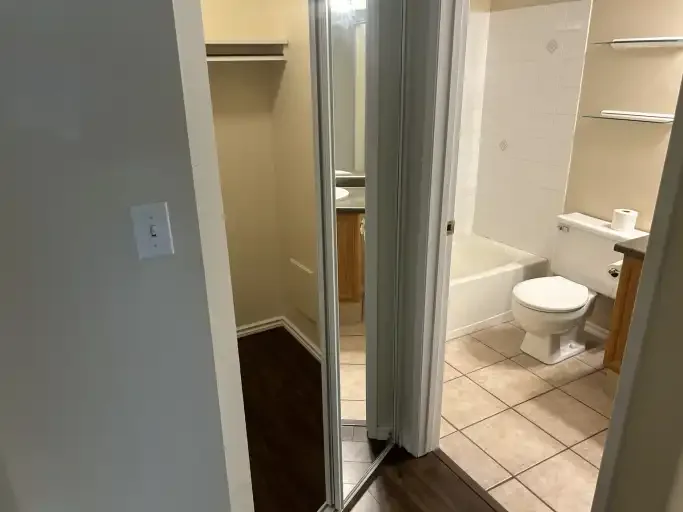 (PN 0582) Quiet & Immaculate 2-Bed Corner Unit w/ 2 Baths in Ozerna!