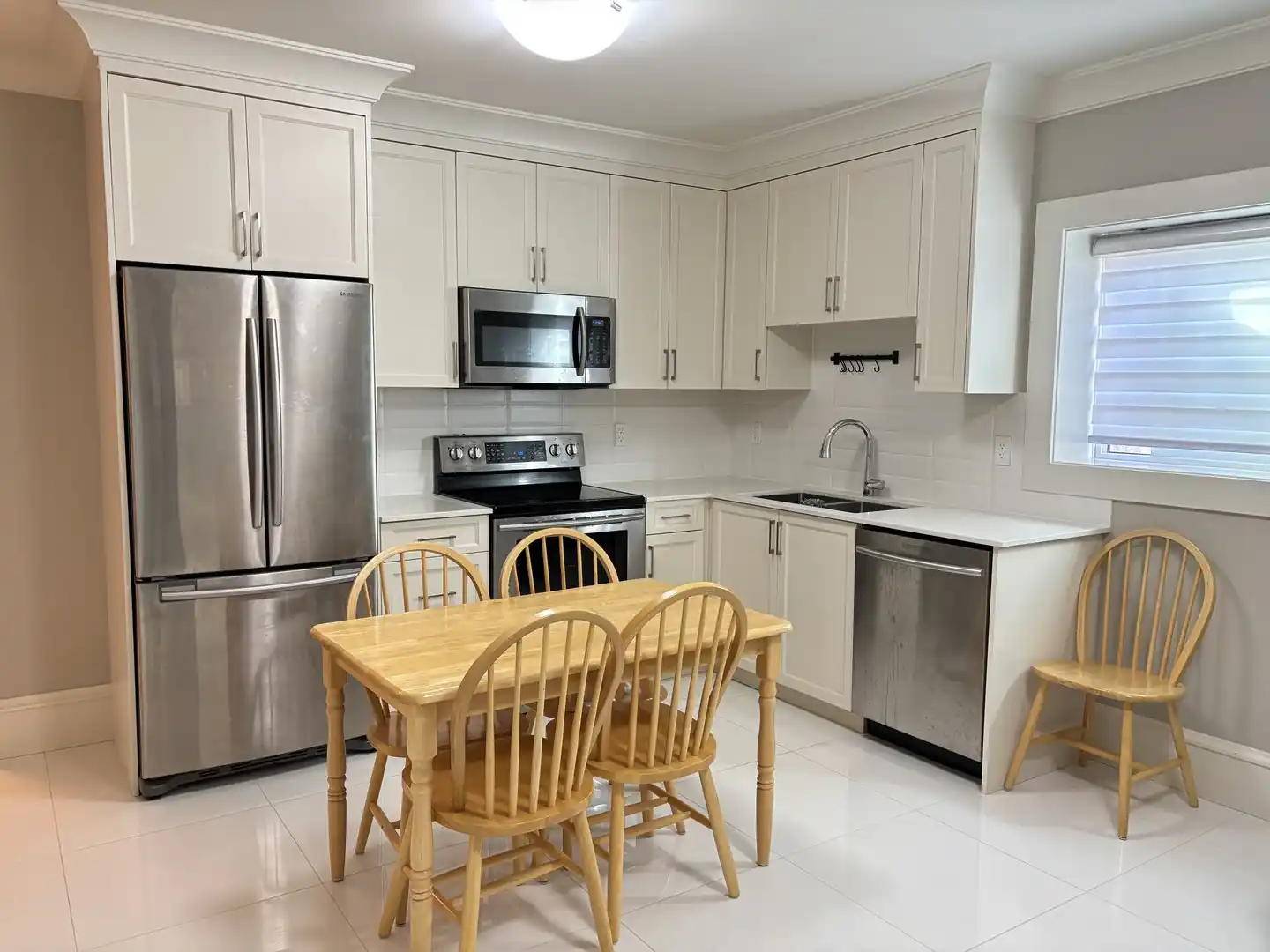 7188 Kitchener Street, Burnaby, BC - House for rent