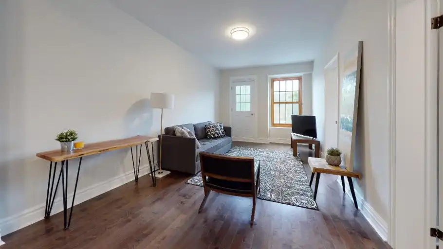 4560 Sainte-Catherine